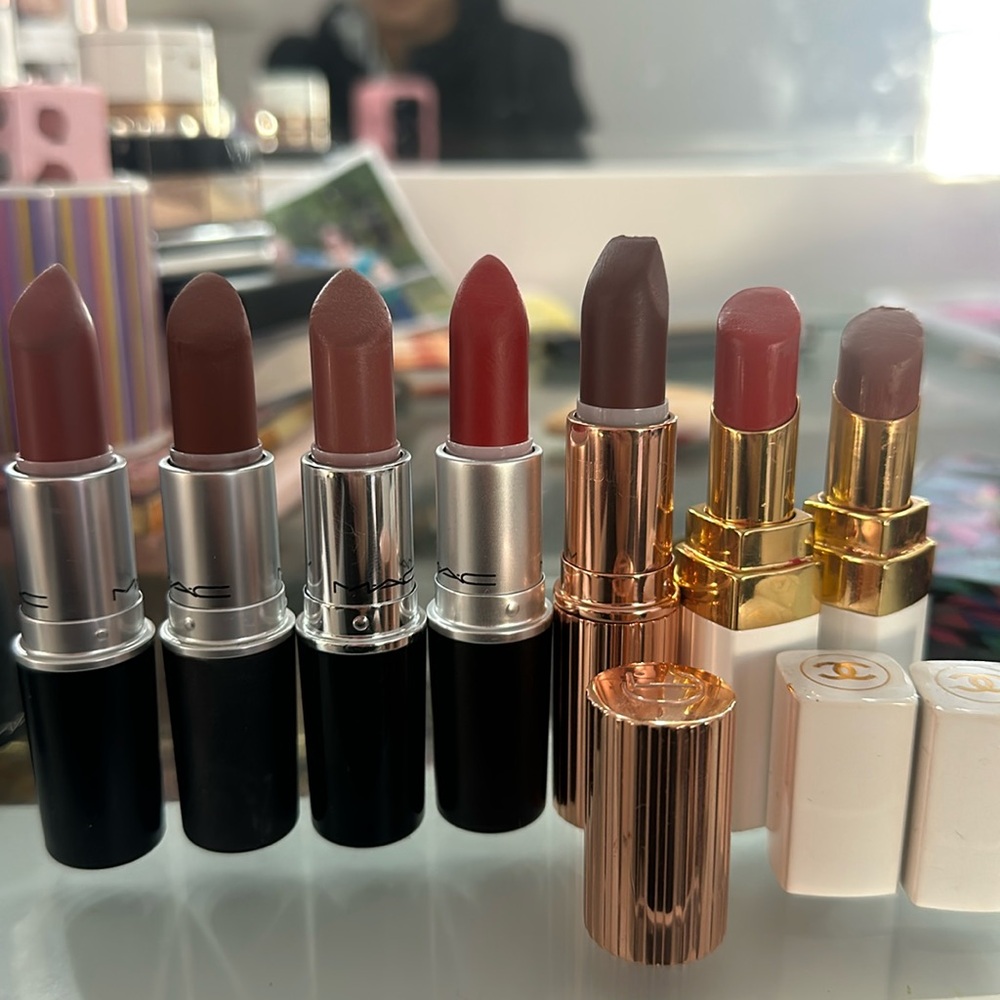 Gently used lip bundle